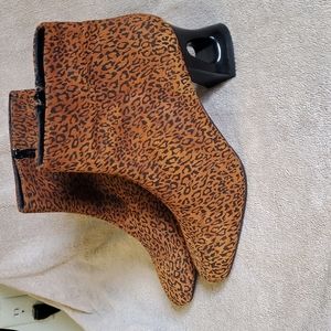 Classique sz 8 ankle boots